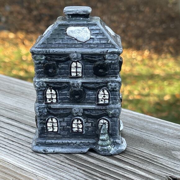 Creepy Gothic Xmas Christmas Haunted House Village Miniature Brownstone Building - Picture 2 of 5